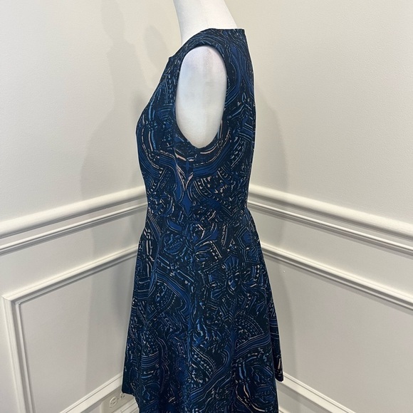 Nanette Lepore Women's Dress Sz 6 Blue Black Sleeveless Lined Fit & Flare Silk - Picture 2 of 10
